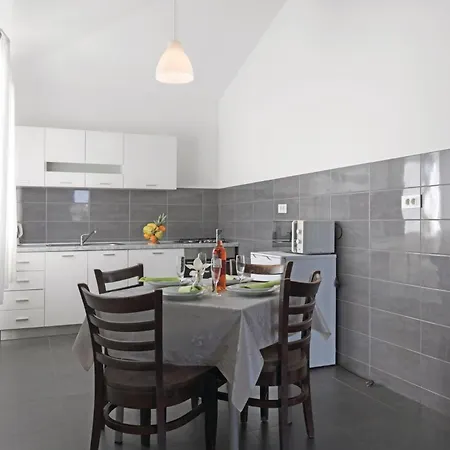 Two-bedroom In Appartement Vodnjan