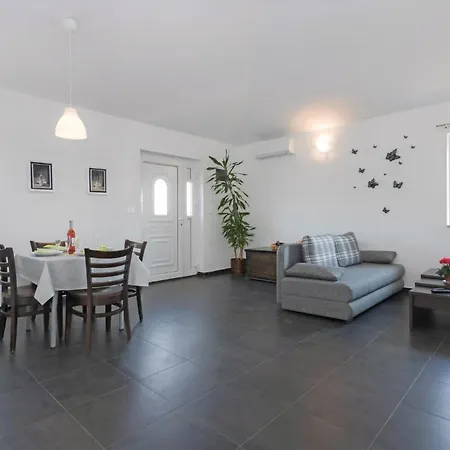 Two-bedroom In Vodnjan